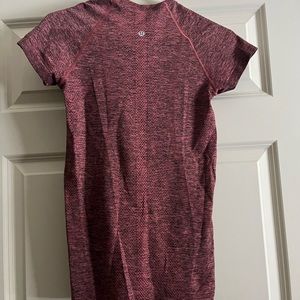 Lulu lemon short sleeve shirt